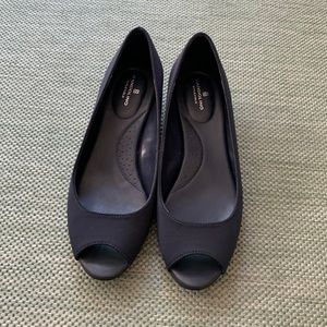 Bandolino navy blue wedge